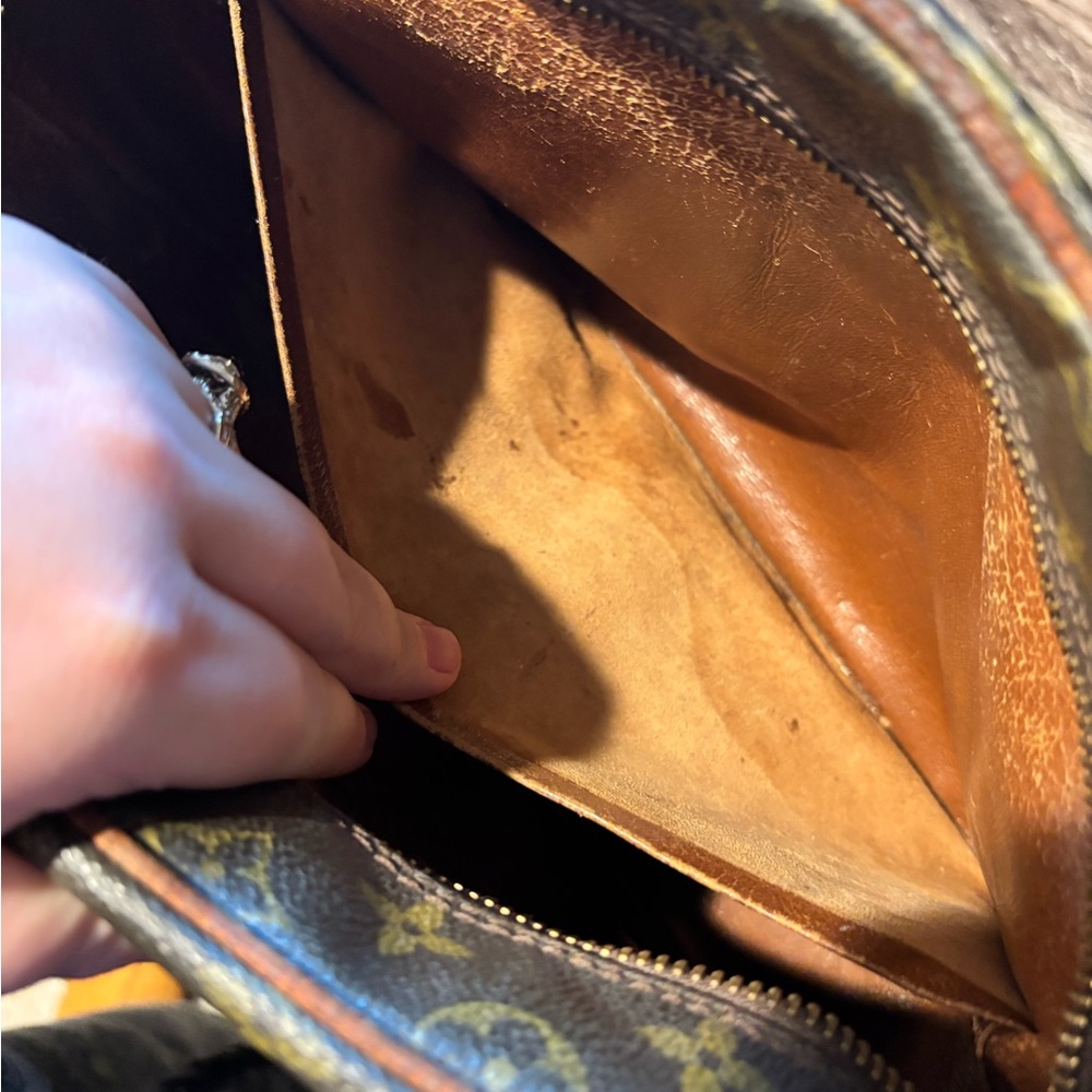 Louis Vuitton Monogram Canvas Bag with Brown Interior - Picture 8 of 11